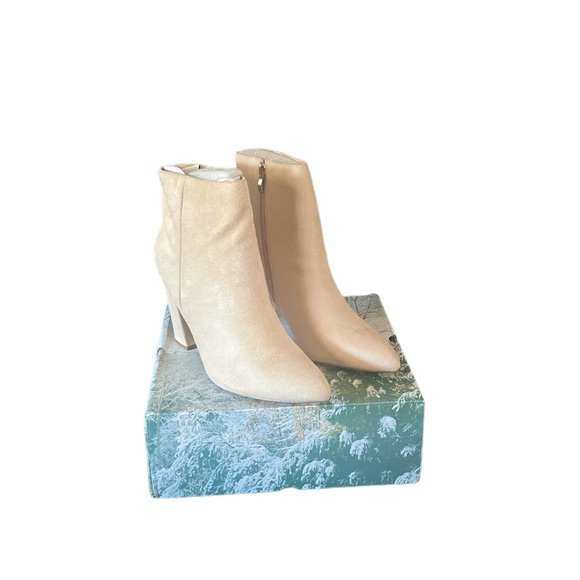 VETASTE Women Chunky High Heel Ankle Chelsea Boots - Picture 3 of 8